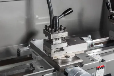Фото JET GHB-1330A DRO Токарно-винторезный станок в интернет-магазине ToolHaus.ru